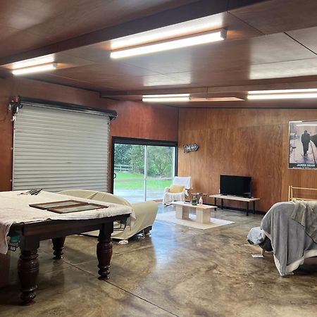 Self Contained Open Shed Space Wainui  Exterior photo